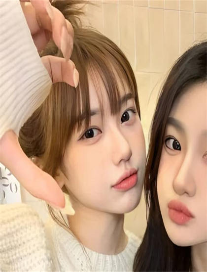 炎亞綸私密視頻_老人玩小處雌女視頻